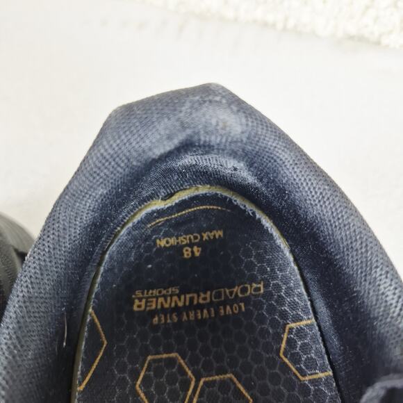 On Cloud 6 Men's Lifestyle Shoes Size 13 Triple Black Running Sneakers Defects - Picture 9 of 10